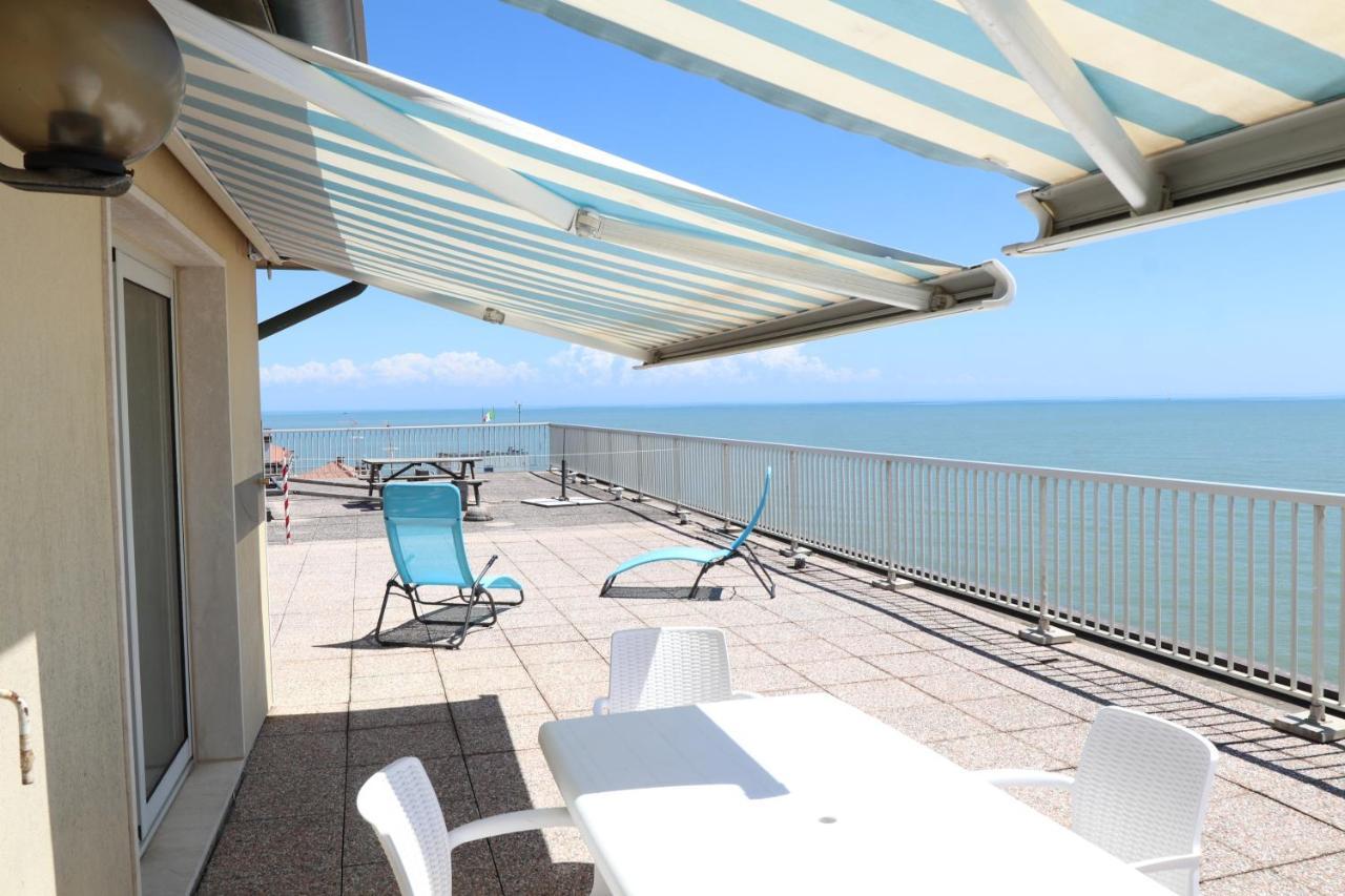 Penthouse Attico Mara Daire Caorle Dış mekan fotoğraf