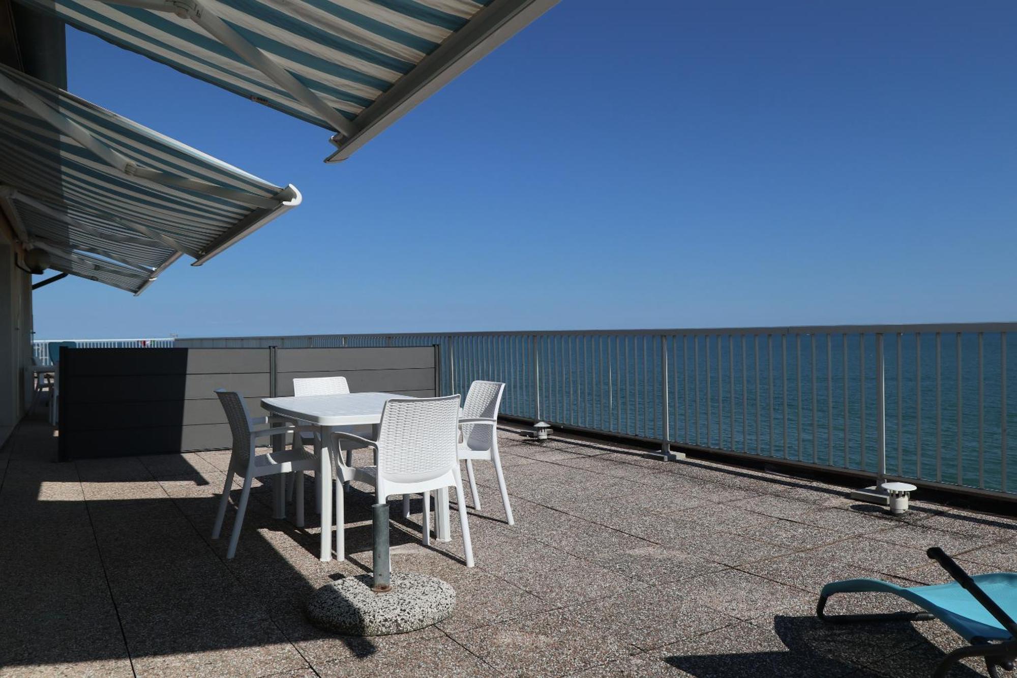 Penthouse Attico Mara Daire Caorle Dış mekan fotoğraf