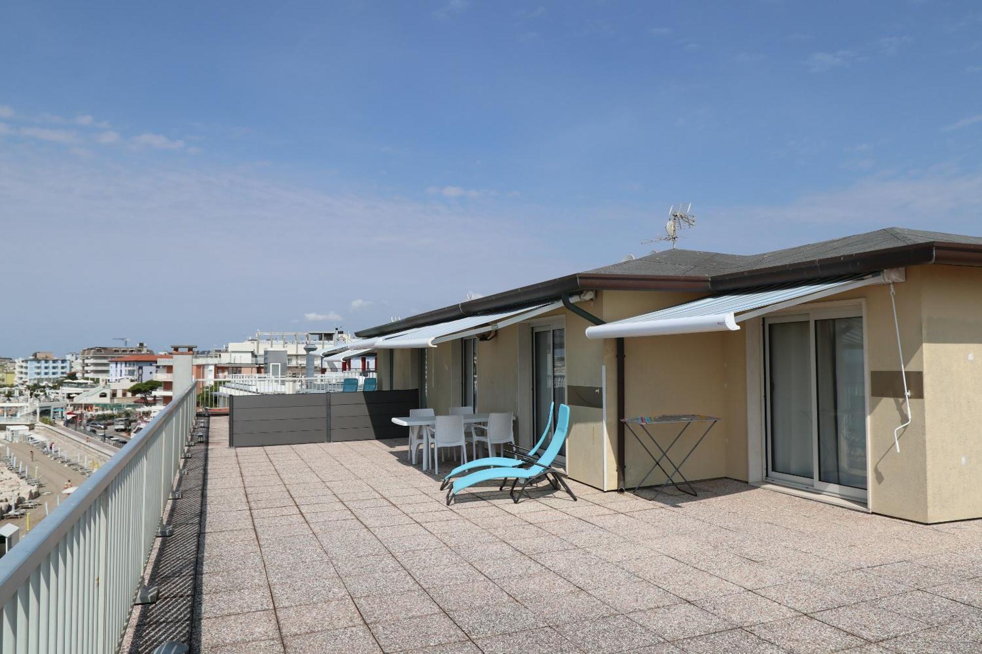 Penthouse Attico Mara Daire Caorle Dış mekan fotoğraf